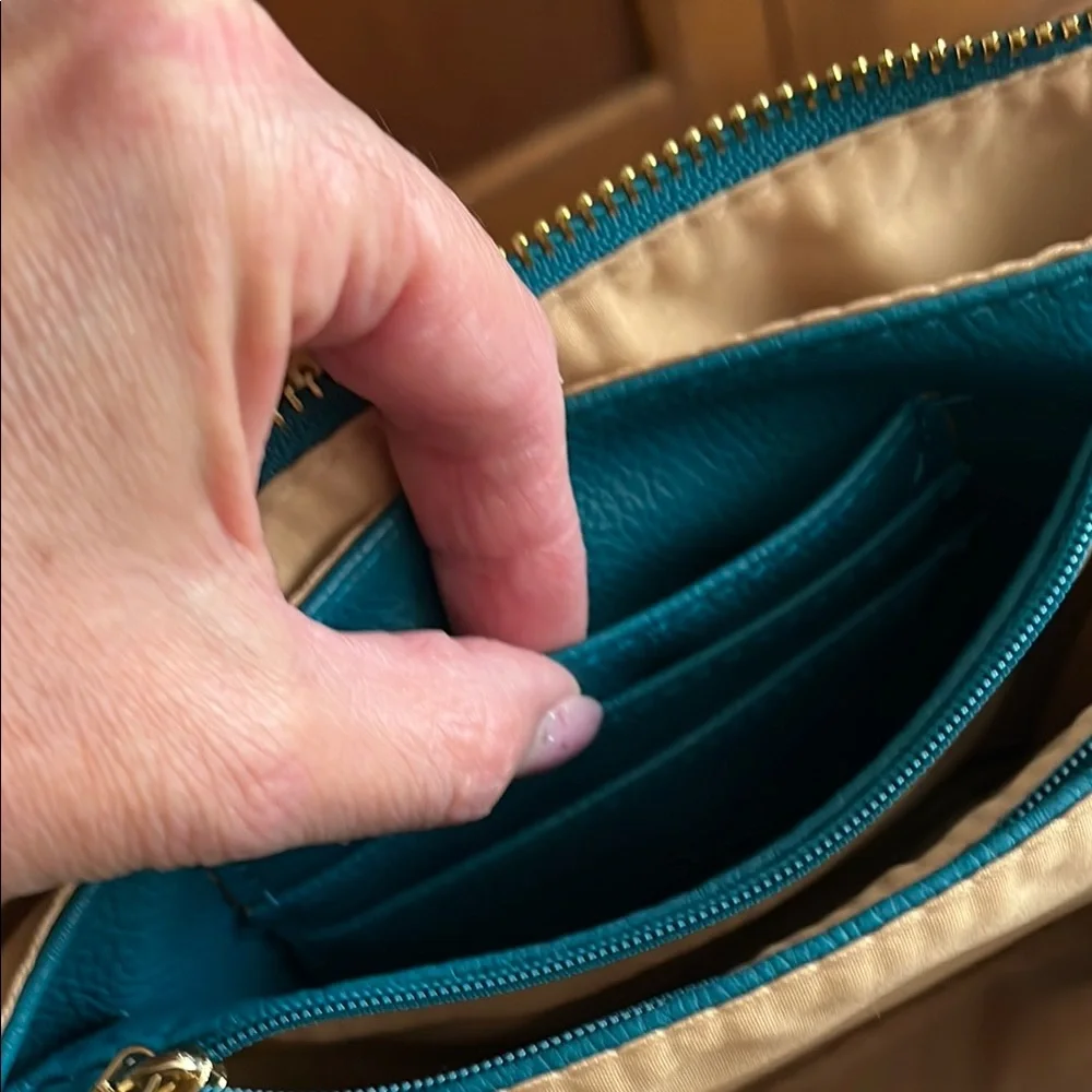 Blue Wristlet Clutch/Crossbody Bag NWOT - Picture 7 of 16